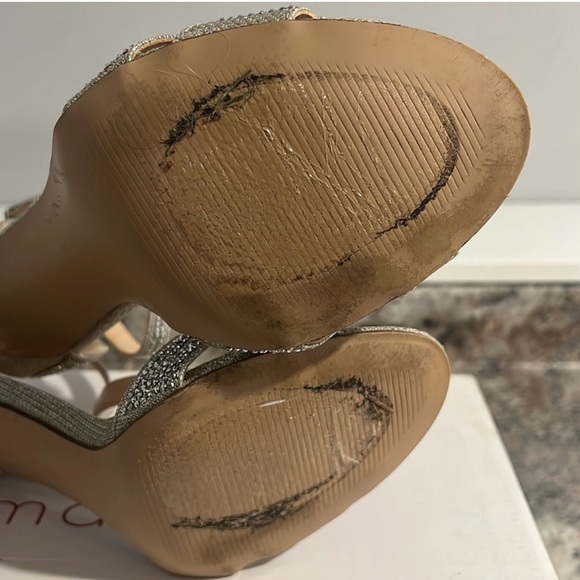 Women’s Heels - Picture 7 of 7